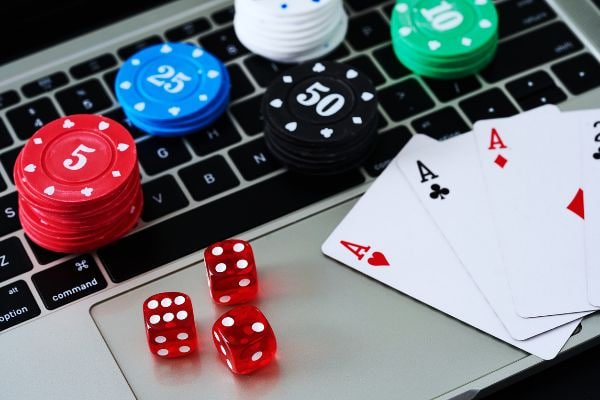 Ikon metode pembayaran lokal yang didukung oleh platform lotre termasuk DANA, OVO, GoPay, dan ShopeePay